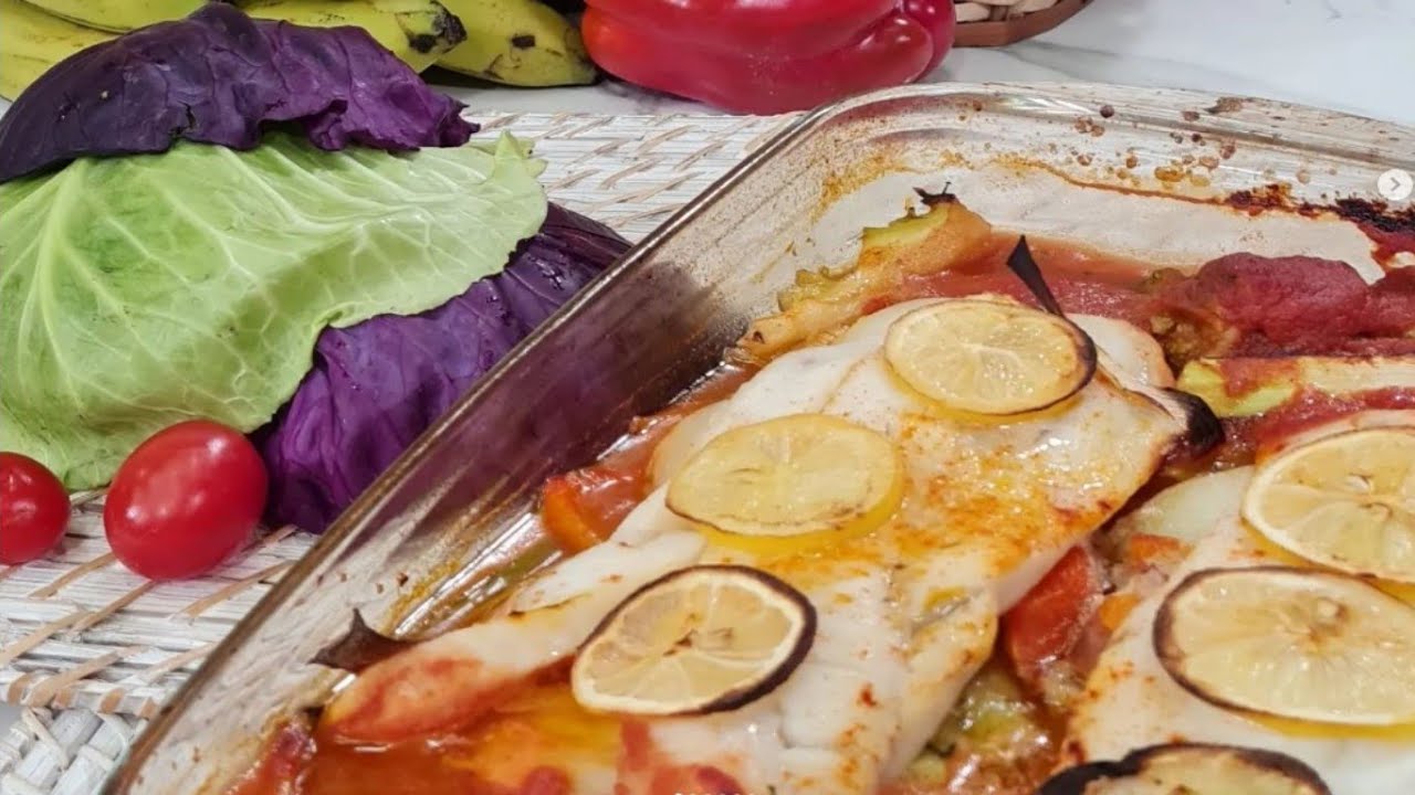 Descubre el valor nutricional del pescado al horno con papas y ensalada ¡Sorpréndete!